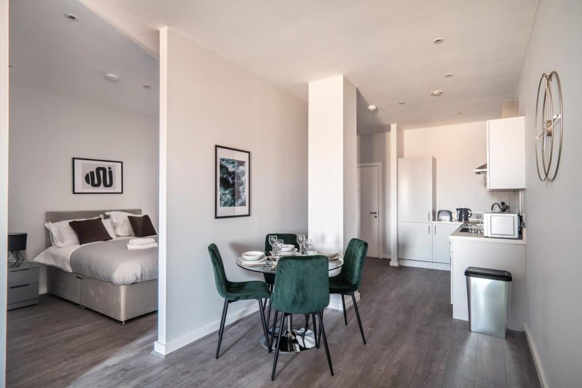 Modern & Spacious 2 Bed Apartment In Waterloo Liverpool Εξωτερικό φωτογραφία